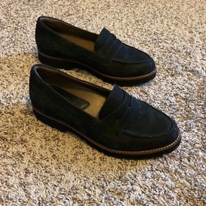Earthier black suede loafers Size 6